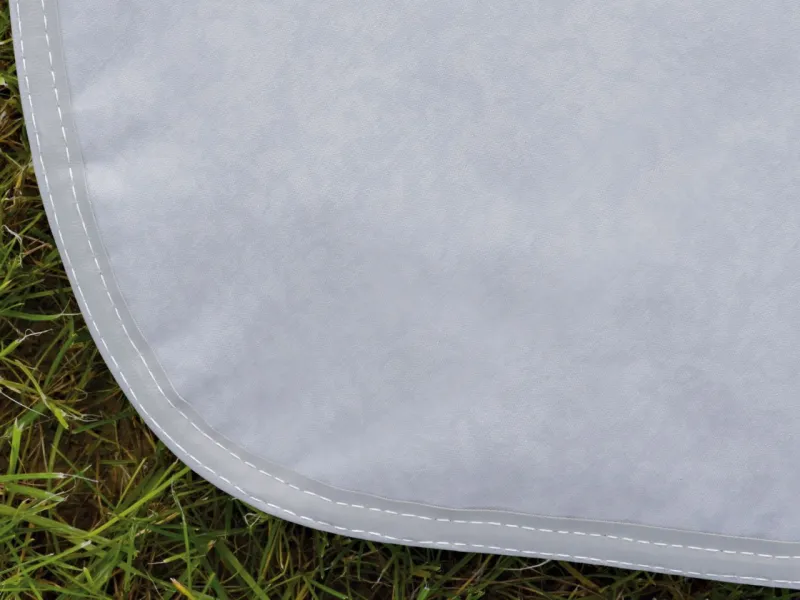 The synthetic fabric envelope of the Isoval® is fully watertight and easy to look after